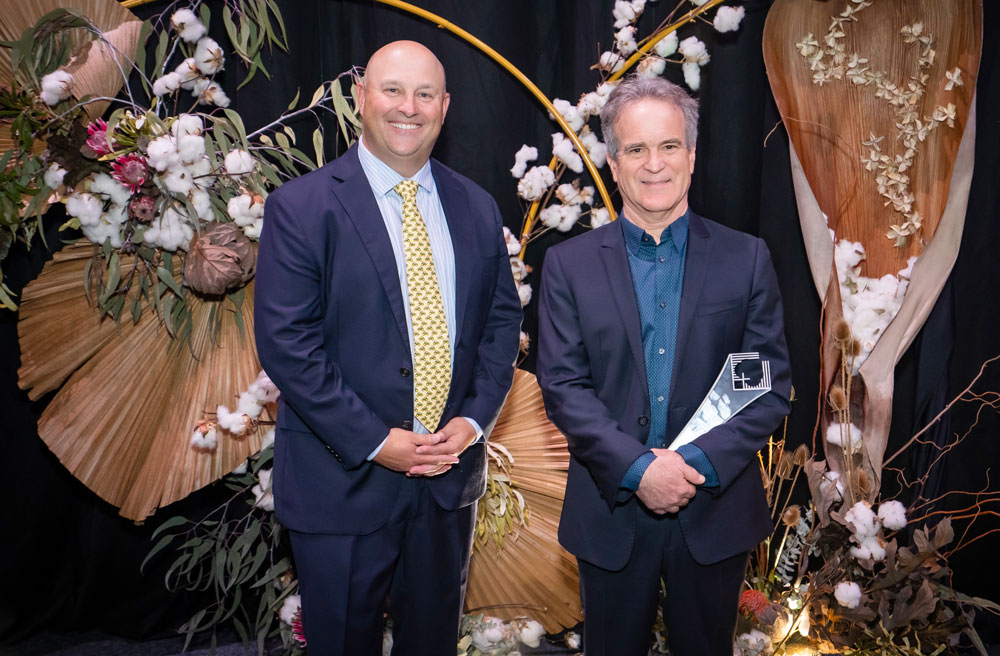 Allan receiving the Service to Industry Award